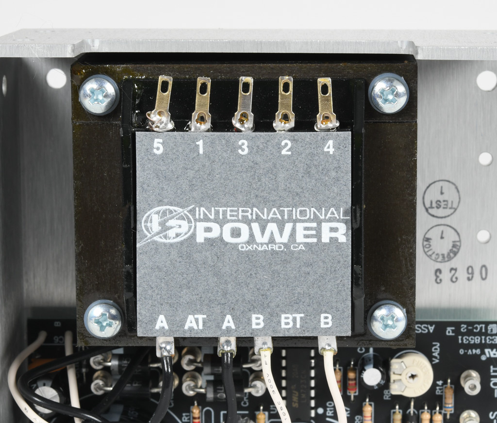 Regulated Linear Power Supply: Output: 24 VDC @ 2.4A/58W (PN