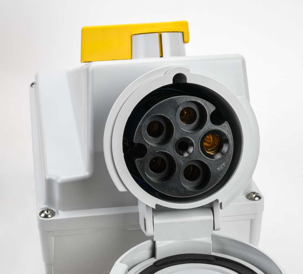 Pin and Sleeve Mechanical Interlock 3pole, UL 508 rated, 100A (PN