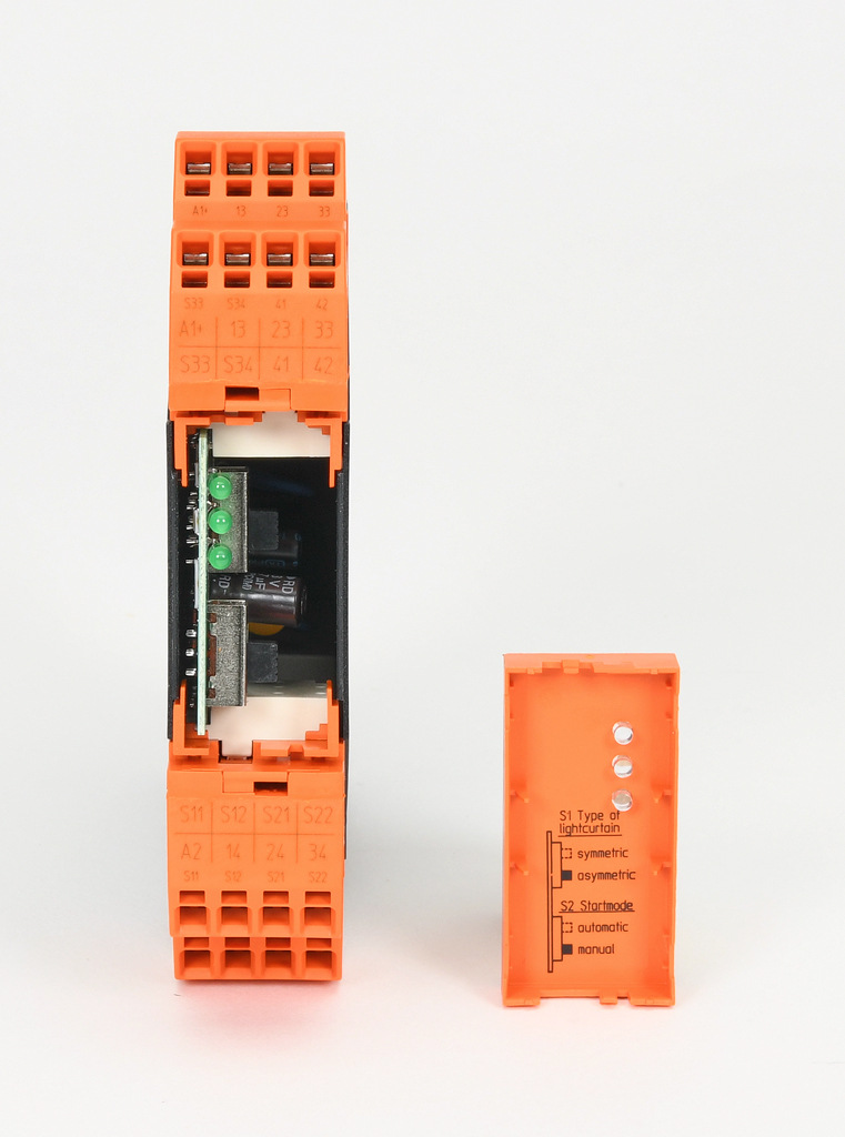 Safety Relay light curtain controller, 24 VDC (PN LG592548PC90024