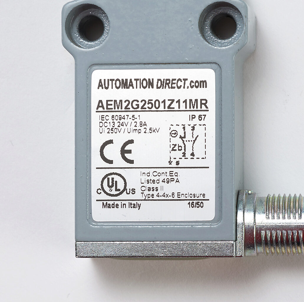Limit Switch: metal plunger with nylon cross roller and fixing