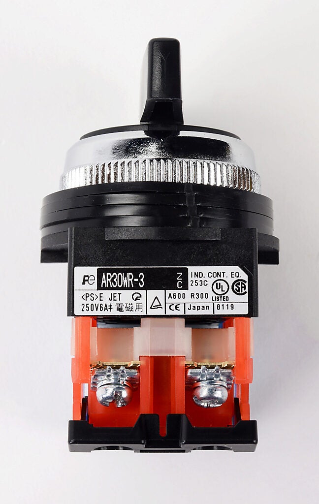 Selector Switch: maintained, 30mm, 3-pos, lever operator (PN