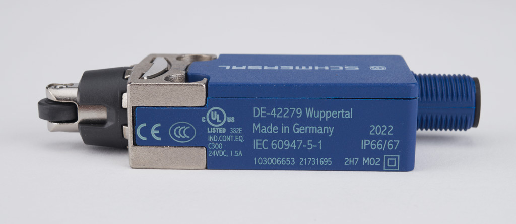 Limit Switch: plunger with plastic roller (PN# PS116Z11-STR200