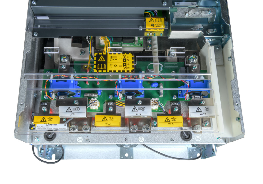 Toshiba AC High-performance Drive: 460 VAC, 300hp with 3-phase