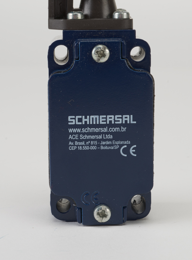 Limit Switch: one-way horizontal lever with plastic roller (PN