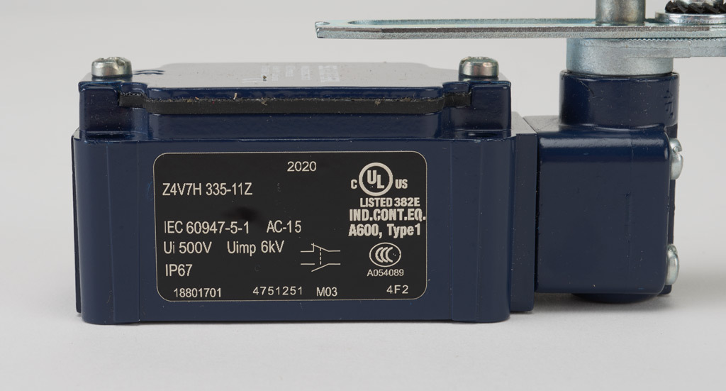 Limit Switch: side rotary adjustable lever with plastic roller (PN
