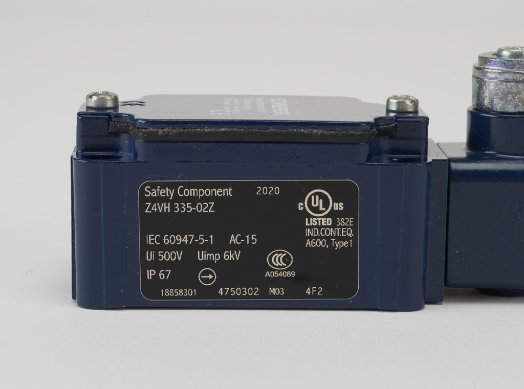 Limit Switch: side rotary lever with plastic roller (PN# Z4VH-335