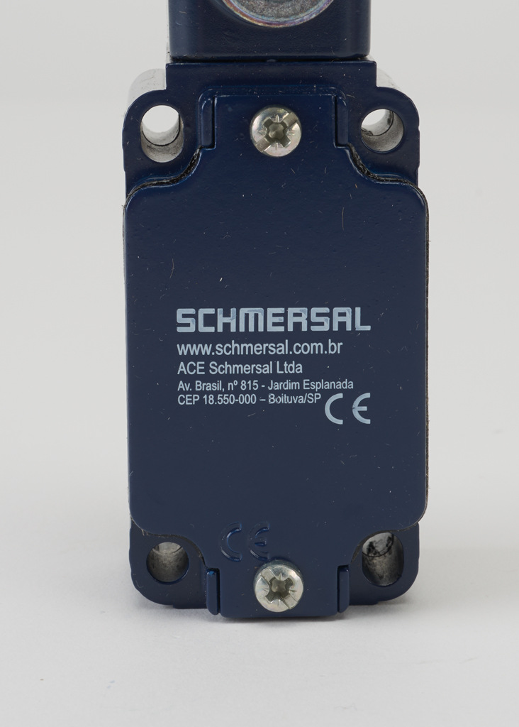 Limit Switch: side rotary lever with plastic roller (PN# Z4VH-335