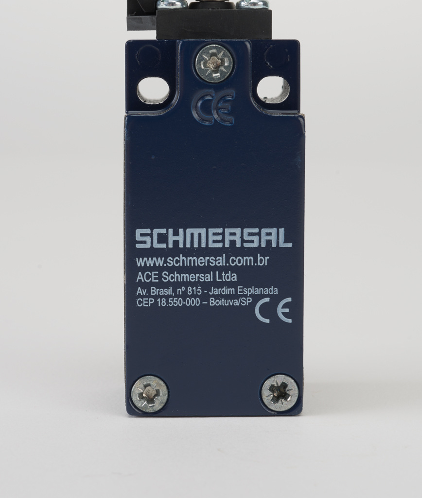 Limit Switch: one-way horizontal lever with plastic roller (PN# ZK