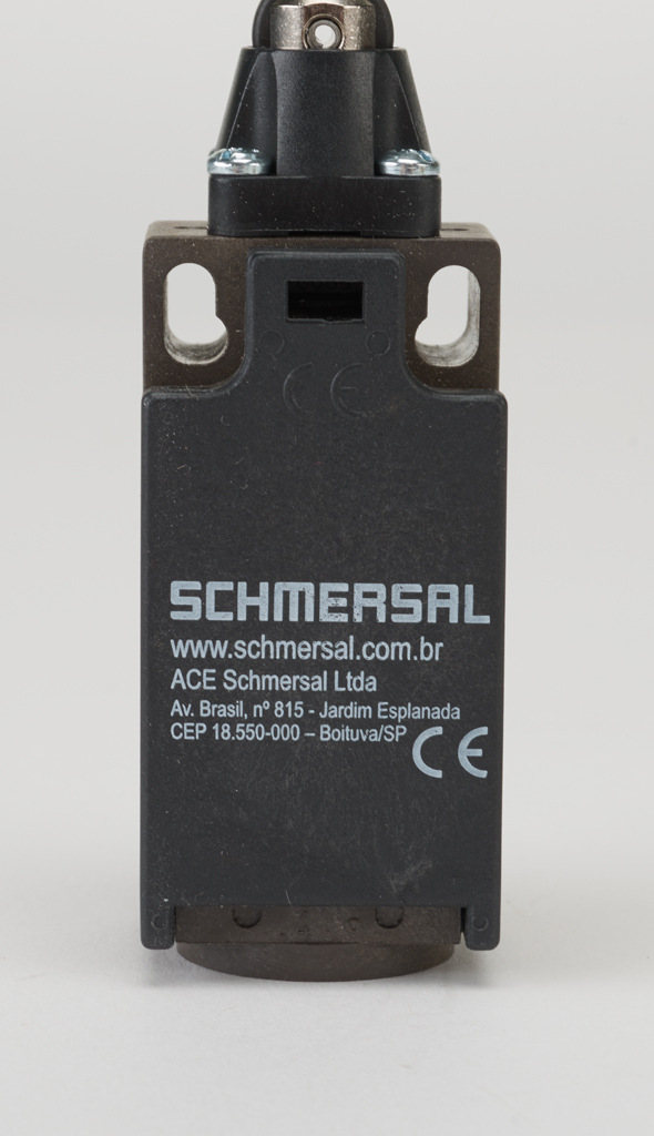Limit Switch: metal plunger with plastic roller (PN# ZR-236-02Z