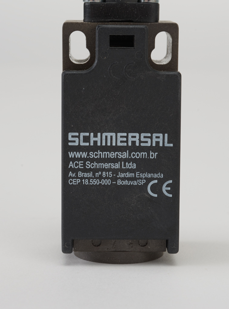 Limit Switch: metal plunger with plastic roller (PN# ZR-236-11Z