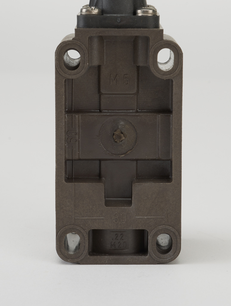 Limit Switch: metal plunger with plastic roller (PN# ZR-336-11Z