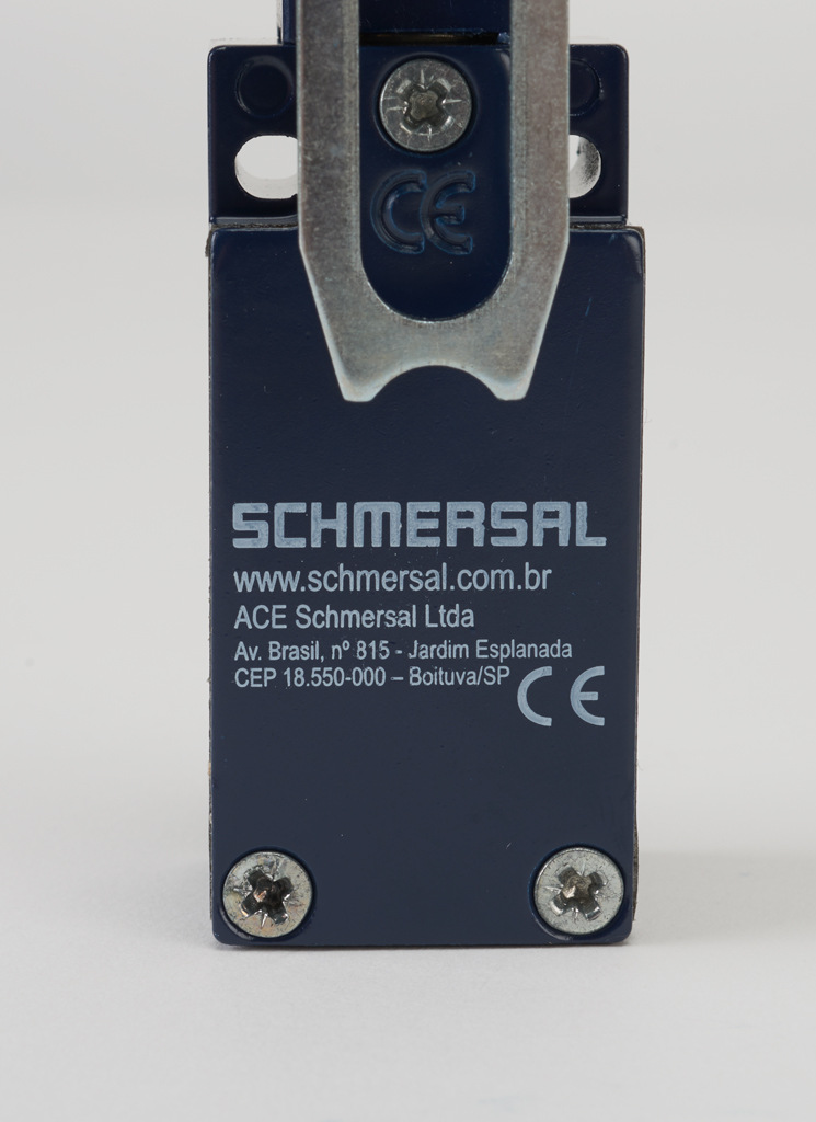 Limit Switch: side rotary adjustable lever with plastic roller (PN