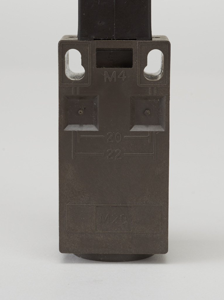 Limit Switch: side rotary adjustable lever with plastic roller (PN