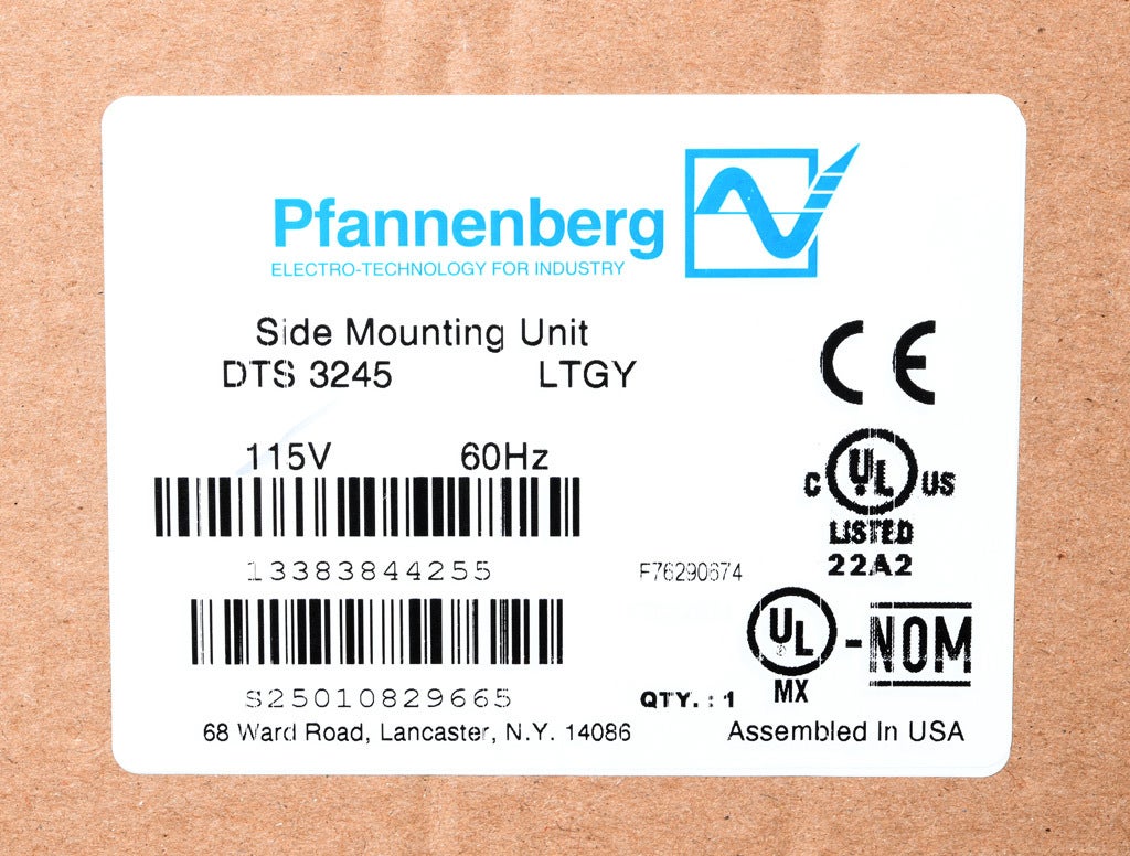 DTS 3245 Air Conditioner: 11500 BTU/H, side mount (PN# 13383844255 ...