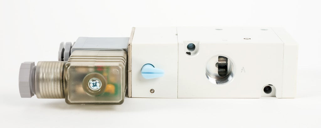Solenoid Valve: pneumatic, 3-port (3-way), 24 VDC (PN