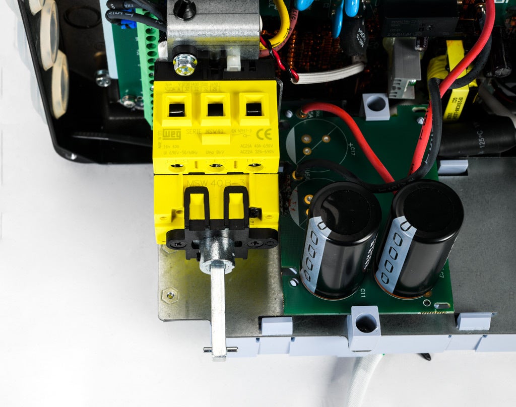 WEG Electric AC High-performance Drive with Disconnect: 460 VAC