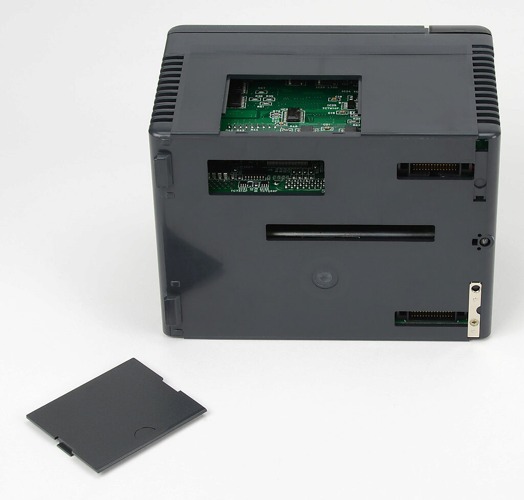 DL405 CPU: 7.5k words ladder memory, serial ports, (programmable
