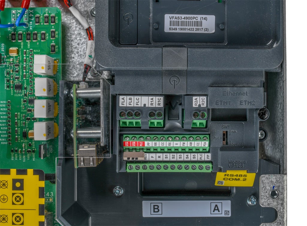 Toshiba AC High-performance Drive: 460 VAC, 125hp with 3-phase