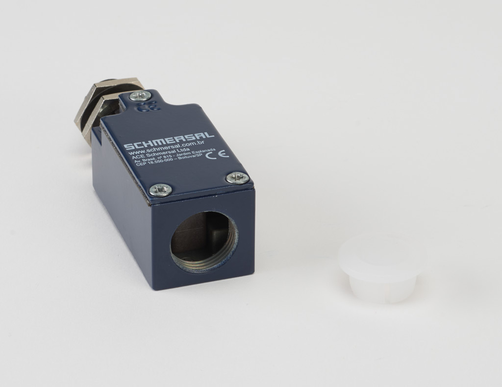 みみ Limit Switch: metal plunger with plastic roller with fixing nuts