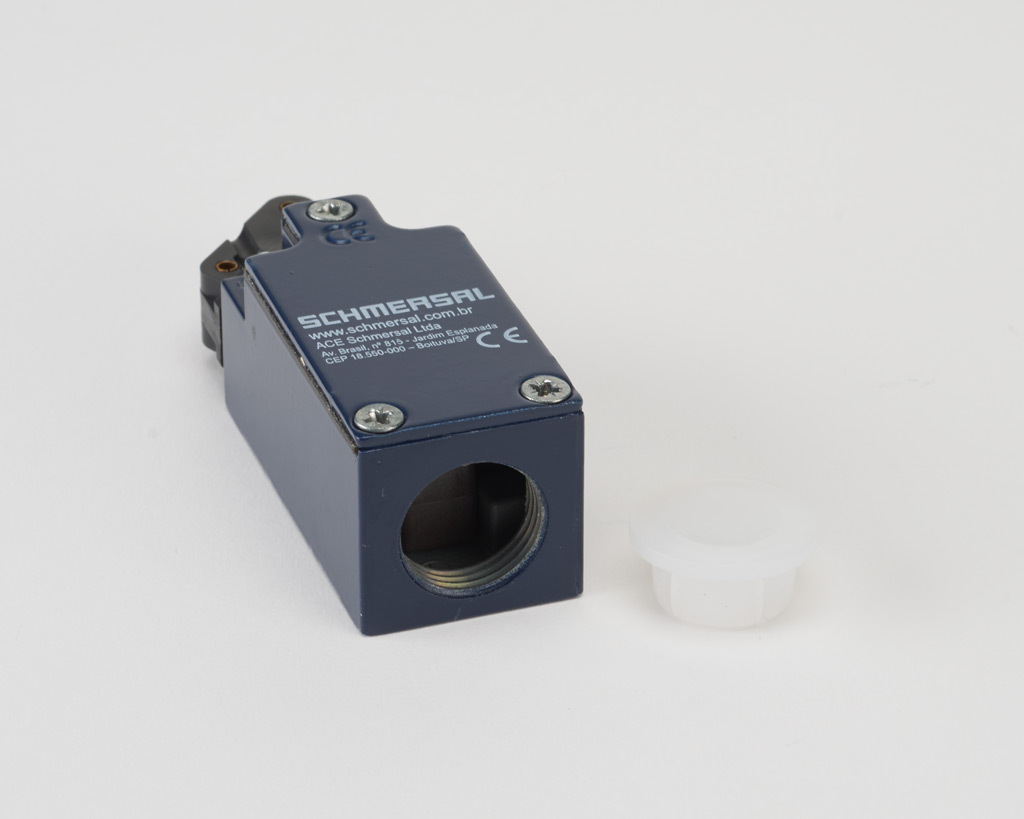 Limit Switch: one-way horizontal lever with plastic roller (PN# ZK