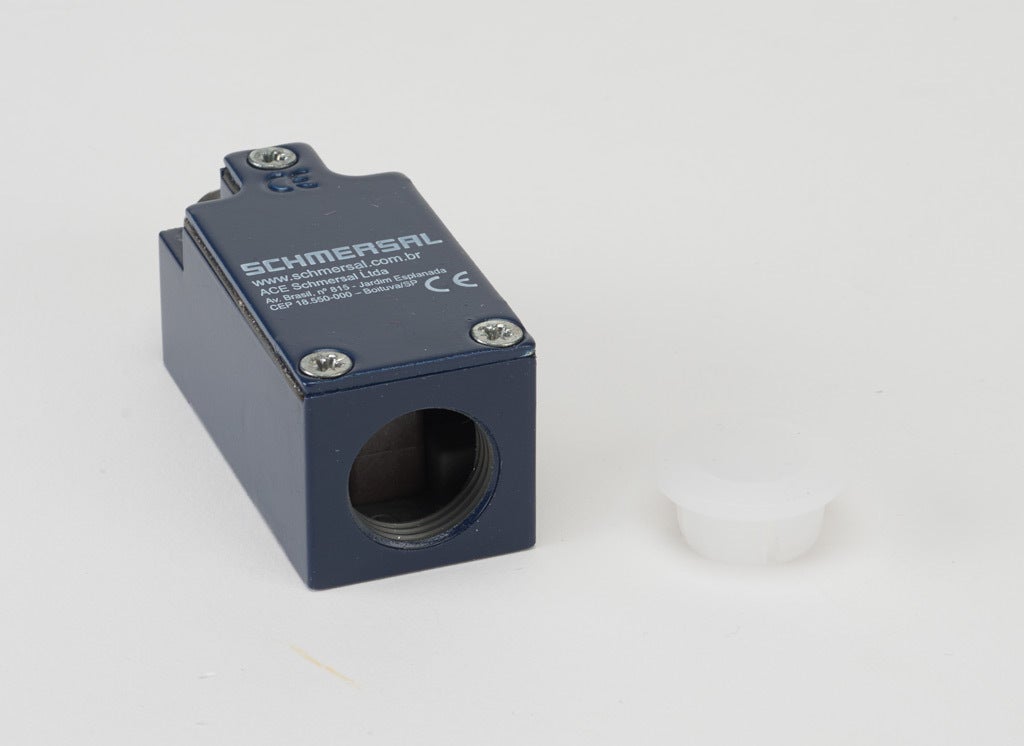 Limit Switch: metal plunger with plastic roller (PN# ZR-235-02Z