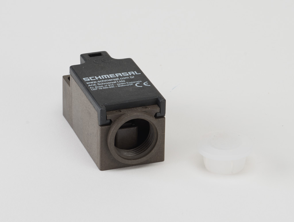 Limit Switch: metal plunger with plastic roller (PN# ZR-236-11Z