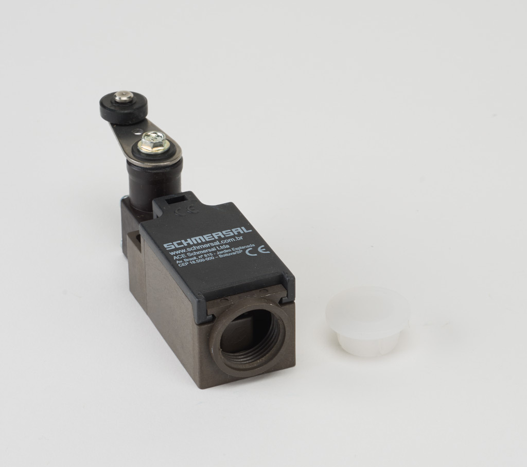 Limit Switch: side rotary lever with plastic roller (PN# ZV12H-236
